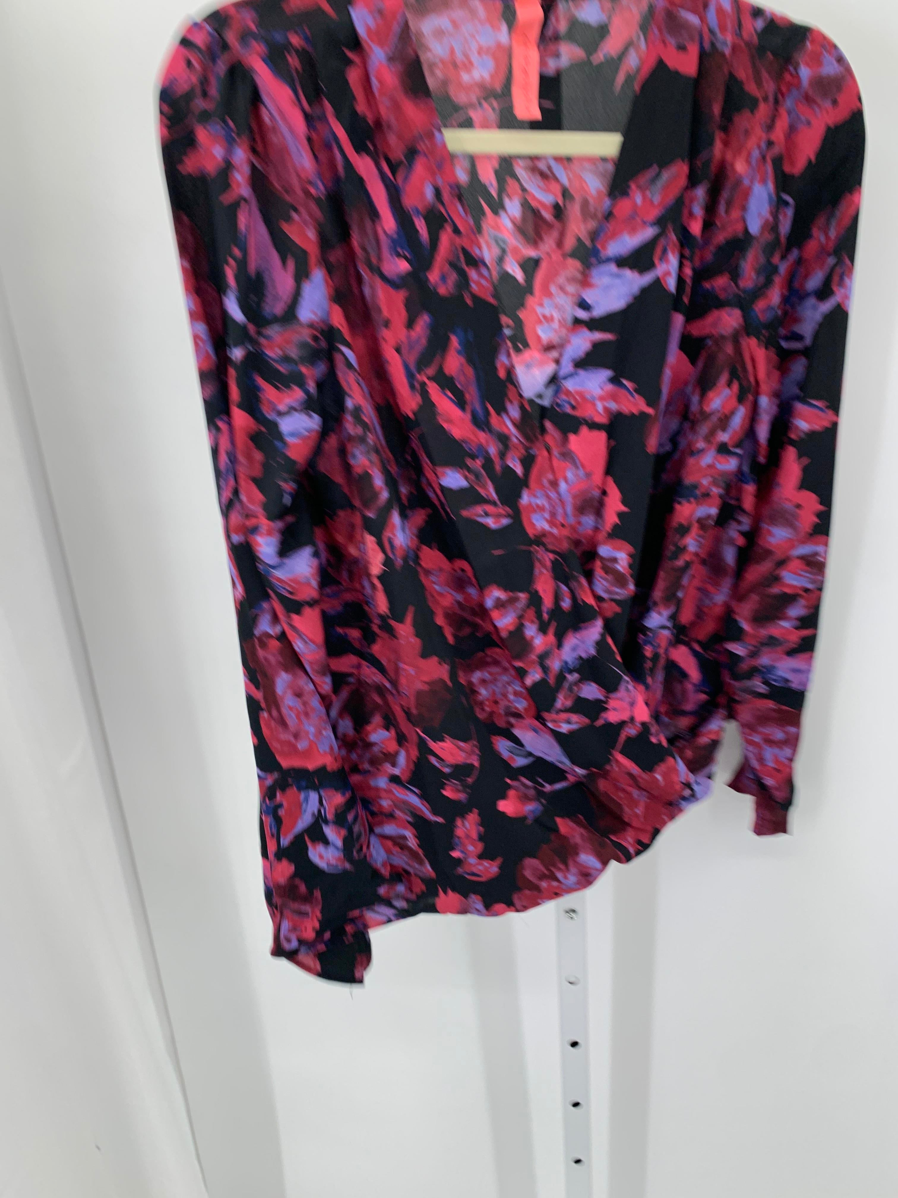 Eight * Sixty Size Medium Misses Long Sleeve Shirt
