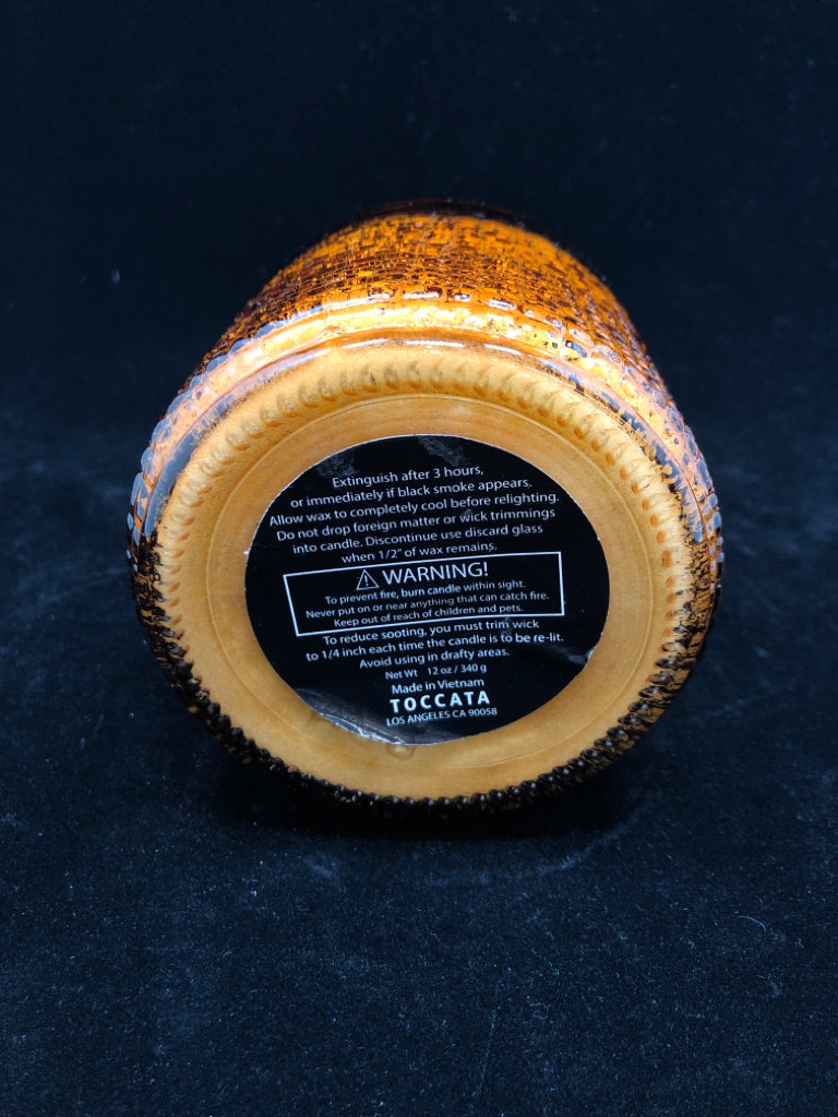 AMBER GLASS CANDLE W/WOOD LID.