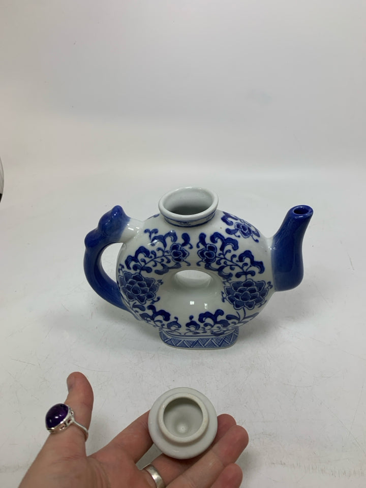 BLUE/WHITE DONUT HOLE NARROW TEAPOT.