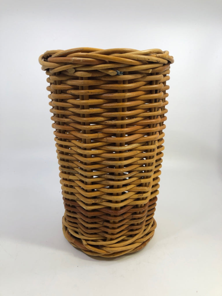 WOVEN CYLINDER BASKET.