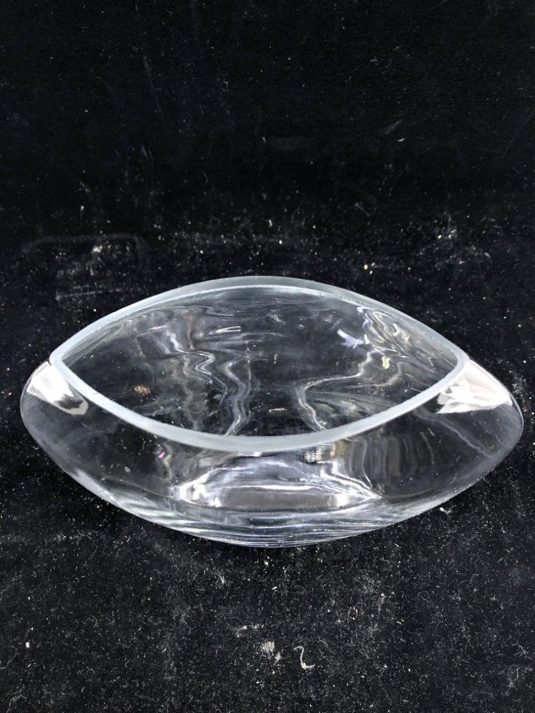 ROUND WIDE MOUTH VASE.
