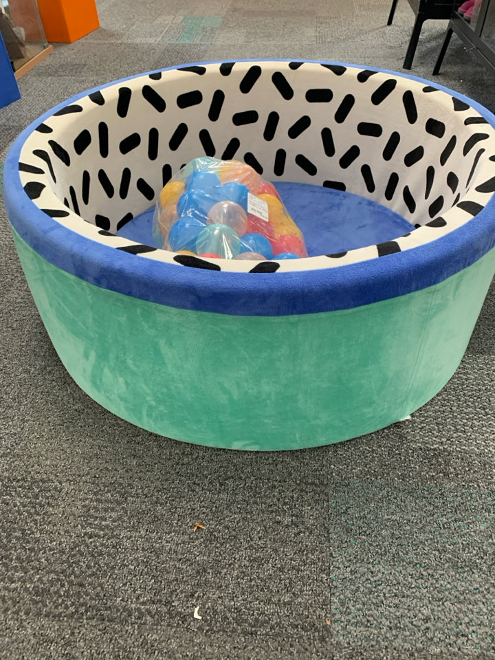 Battat Hop in Foam Ball Pit with with  Balls and Washable Cover, Toddler and Pre