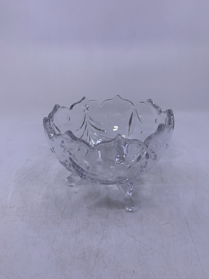 GLASS FOOTED PILLAR HOLDER.