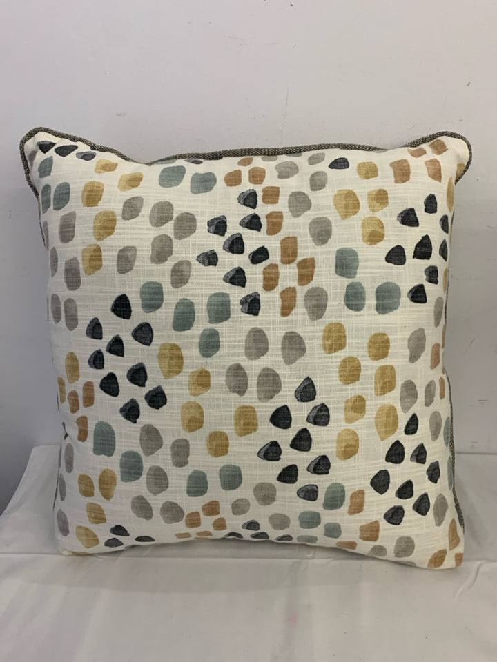 2 TONED PILLOW ONE SIDE GRAY OTHER WHITE W/ COLORED CIRCLES.