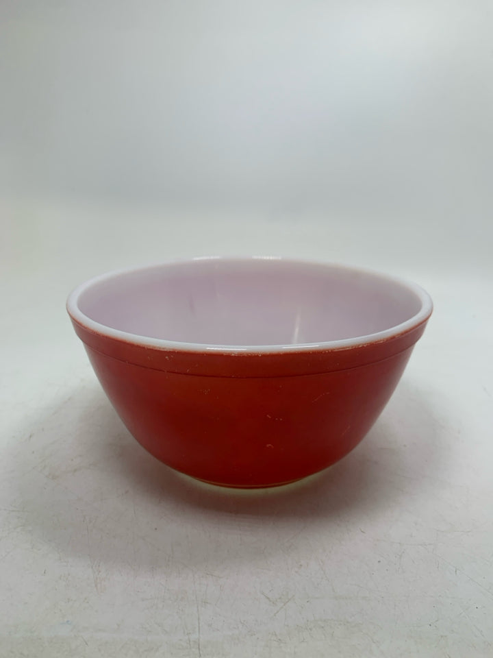 VTG PRIMARY COLOR RED MIXING BOWL.