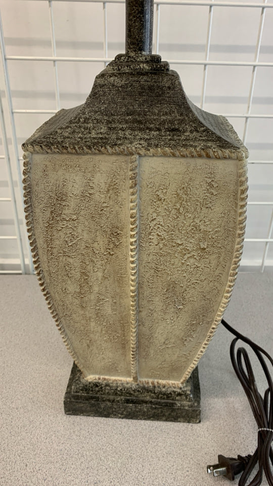 WHITE WASHED RECTANGLE BASE LAMP W/TAN SHADE.
