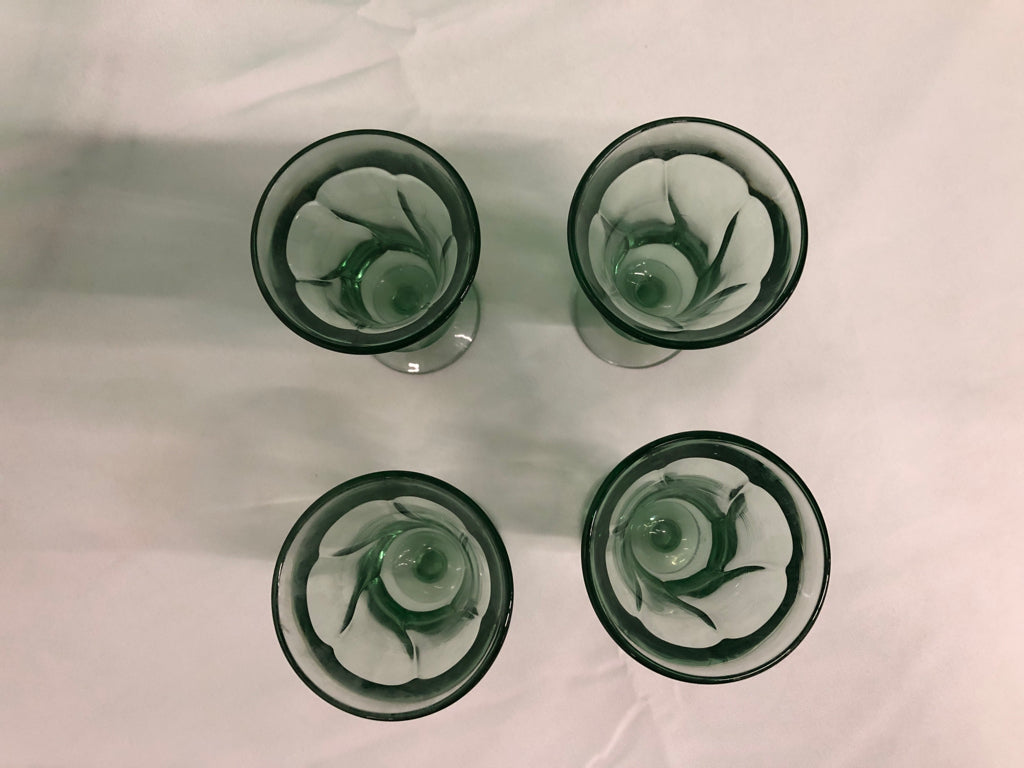 4 GREEN GLASS SMALL SUNDAE CUPS.