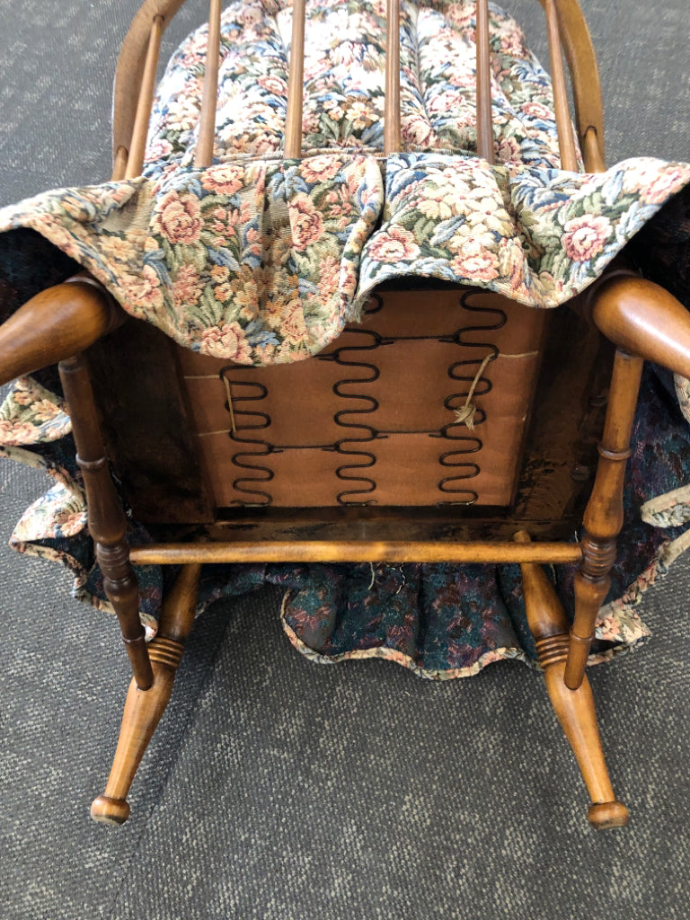 VTG LOW CUSHION WOOD CHAIR FLORAL PATTERN.