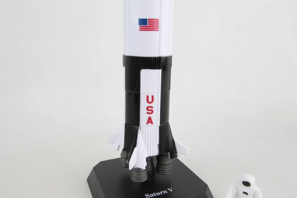 Space Adventure Saturn V Model