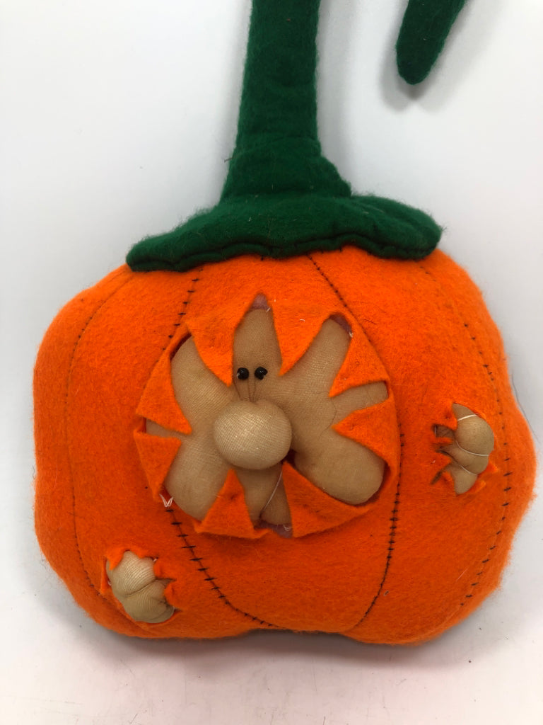 FELT PUMPKIN W/FACE.