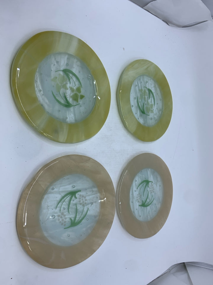 4 GLASS FLORAL LUNCH PLATES.