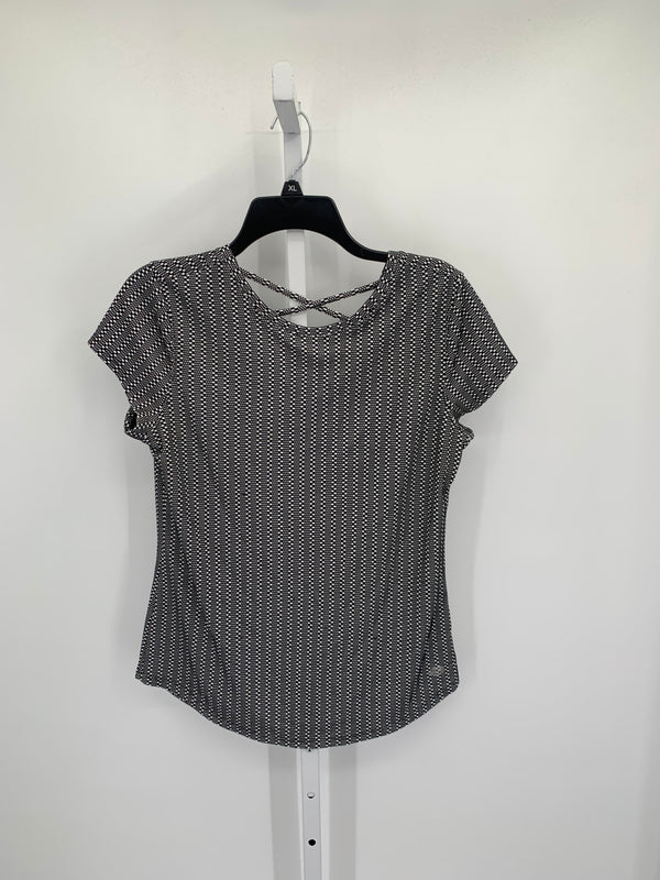 Size Medium Misses Short Sleeve Shirt