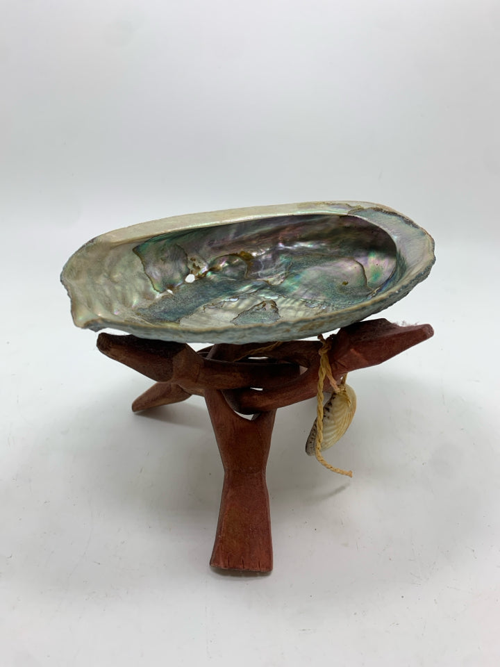 2PC CARVED WOODEN STAND W/IRIDESCENT SEASHELL.