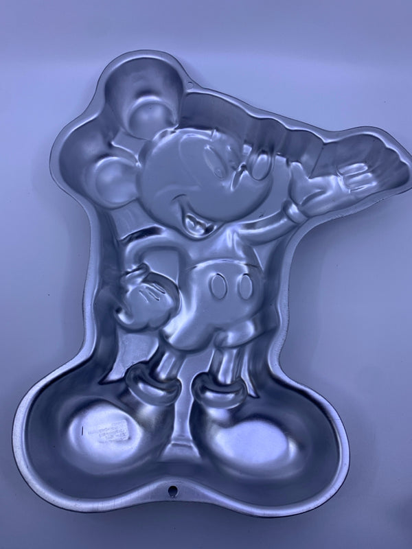 MIKEY MOUSE CAKE PAN.
