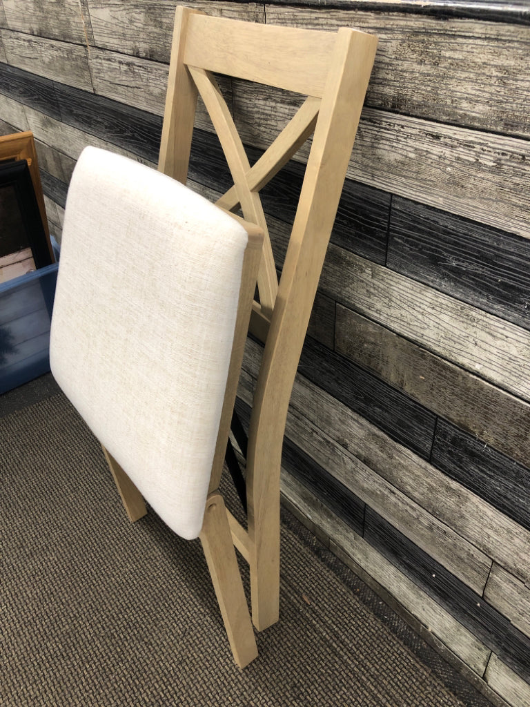 FOLDING UPHOLSTERED SEAT CHAIR.