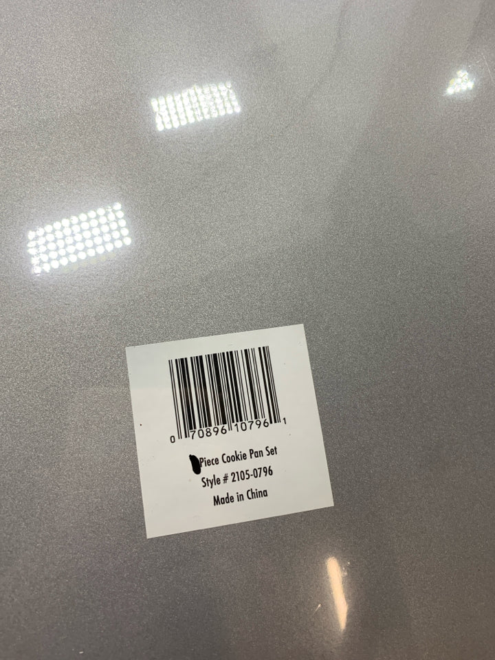 2 SHEET PAN SET.