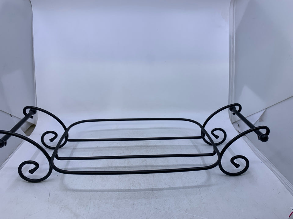 WROUGHT IRON RECTANGLE BASKET STAND W/ SCROLL HANDLES.