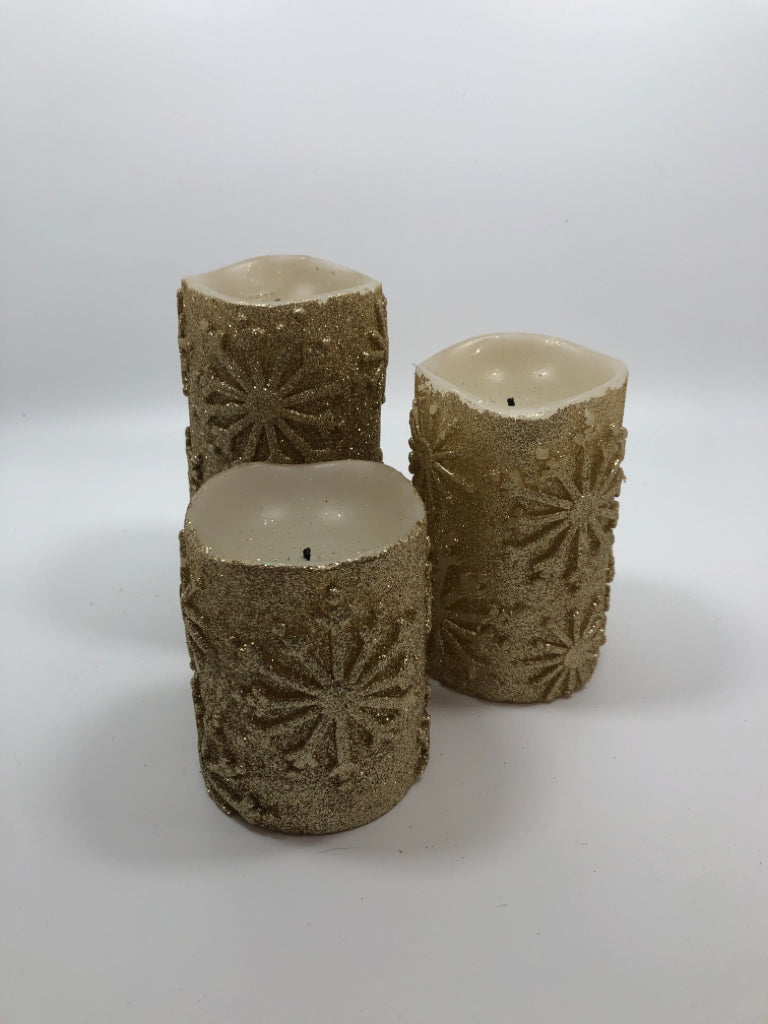 3 PC GOLD GLITTER LED CANDLE SET.