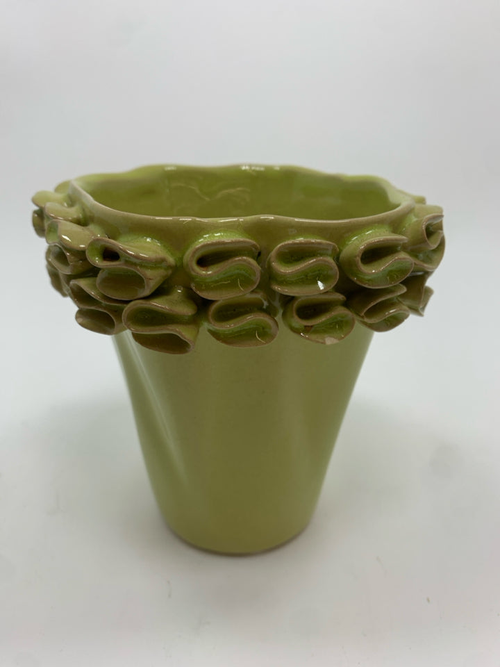 RUFFLES EMBOSSED GREEN PLANTER.
