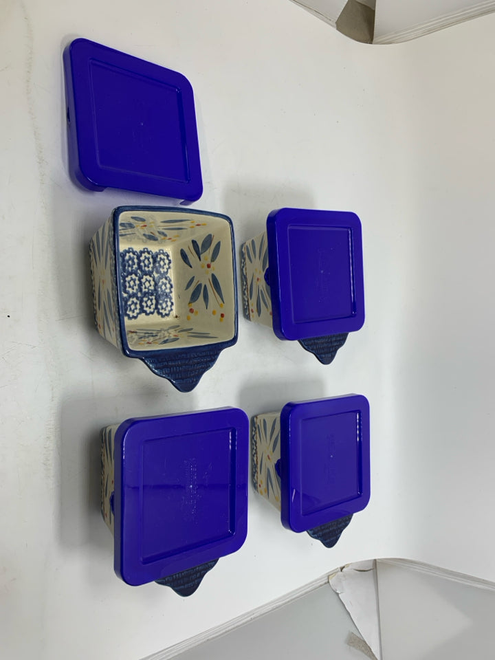 4 BLUE DIP BOWLS W/ LIDS.