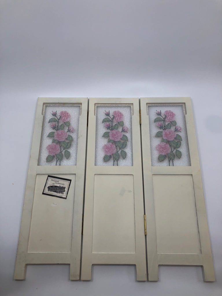 MINI WOOD DIVIDER DECOR W/PINK ROSES.