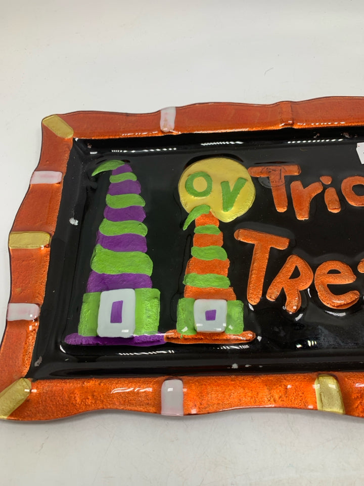 TRICK OR TREAT LARGE GLASS PLATTER.