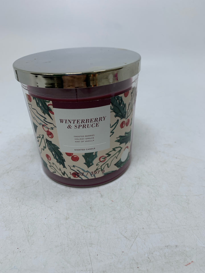 NEW SONOMA WINTER BERRY & SPRUCE CANDLE.