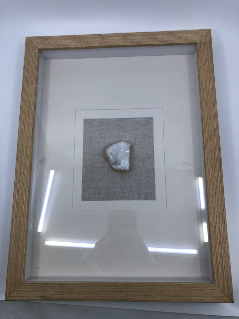 GEODE SHADOW BOX W LIGHT WOOD FRAME.