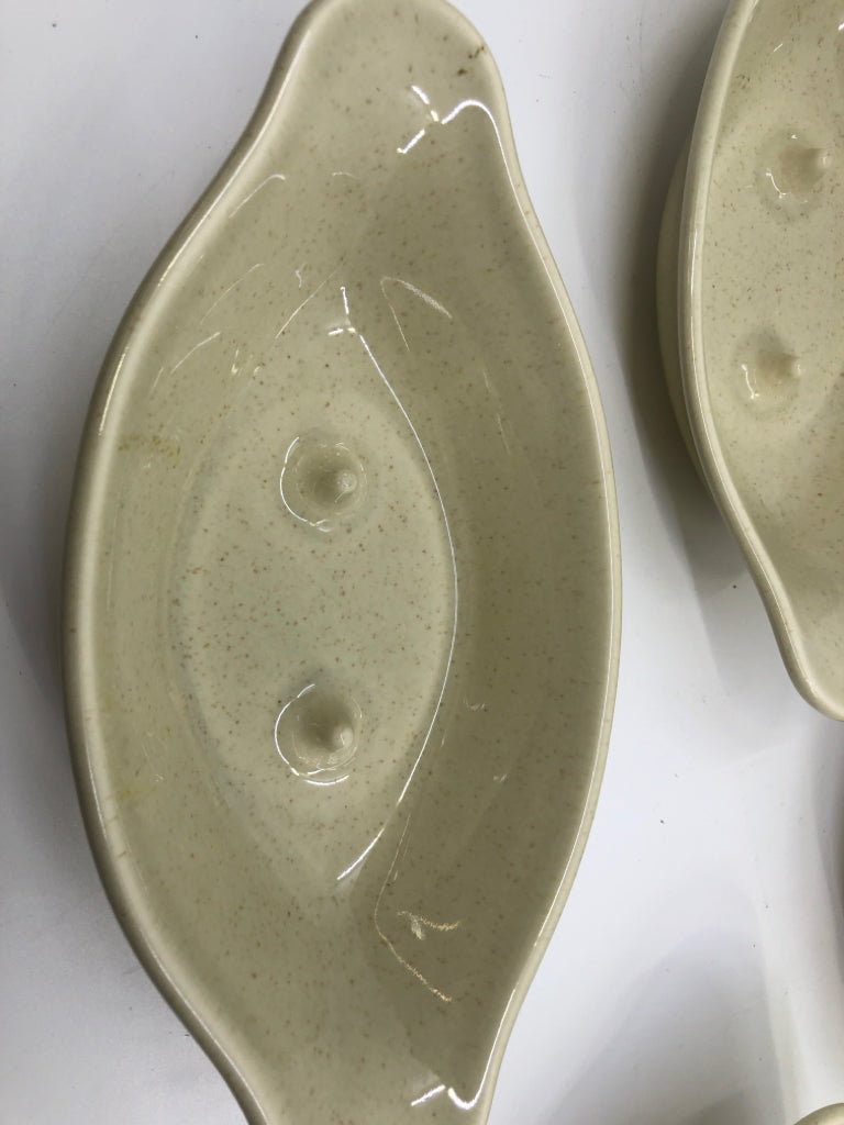 4 CREAM OVAL AU GRATIN BAKERS.