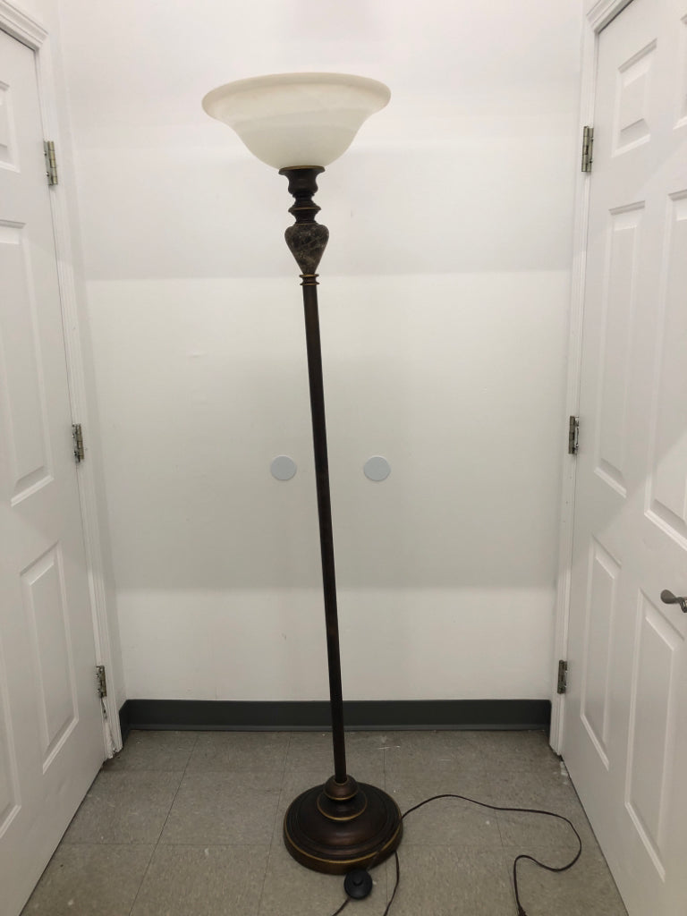 BROWN METAL W/MARBLE ACCENT, GLASS SHADE FLOOR LAMP.