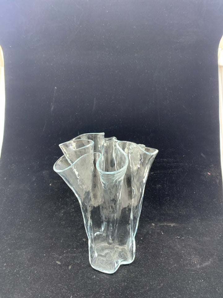 WAVY EDGE VASE.