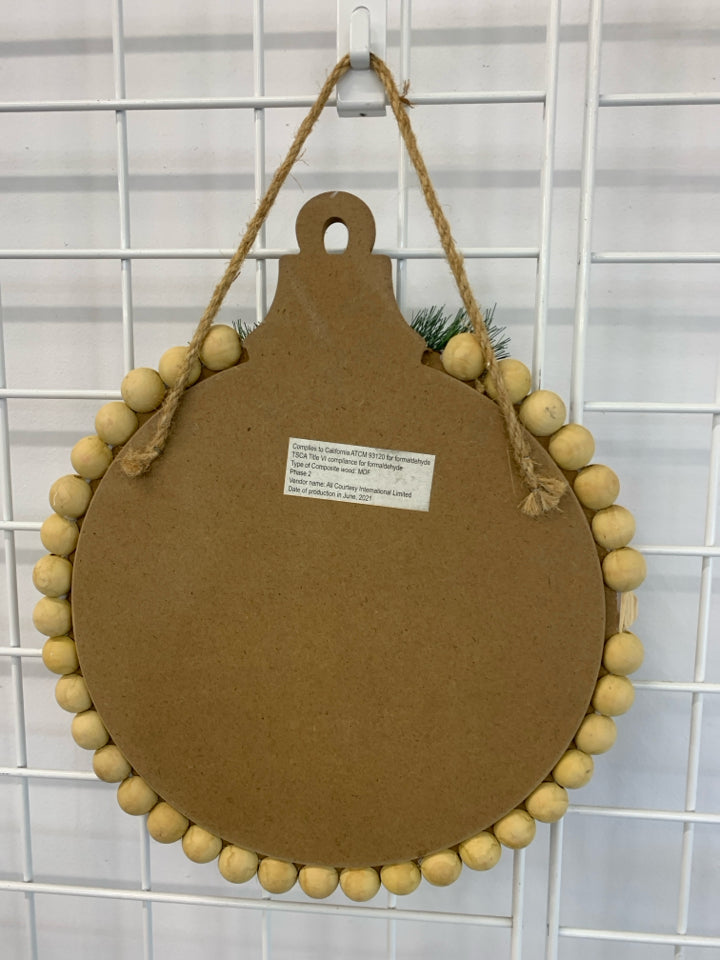 'MERRY' WALL HANGING ORNAMENT.