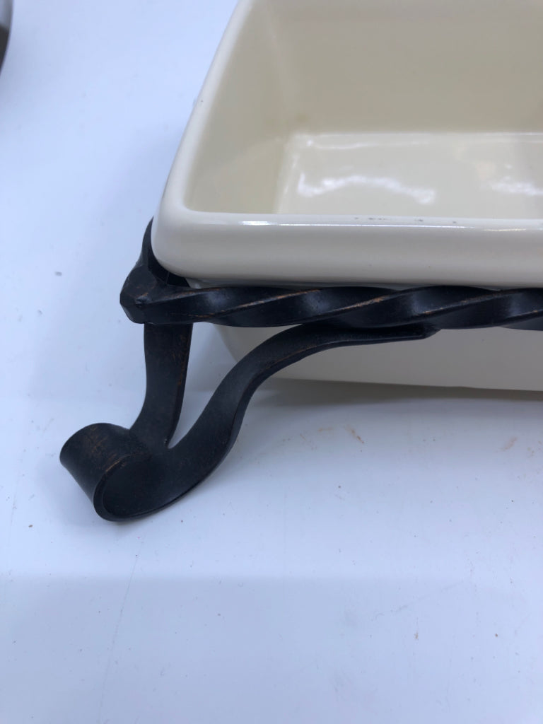 4PC CREAM AND BLACK SERVER.
