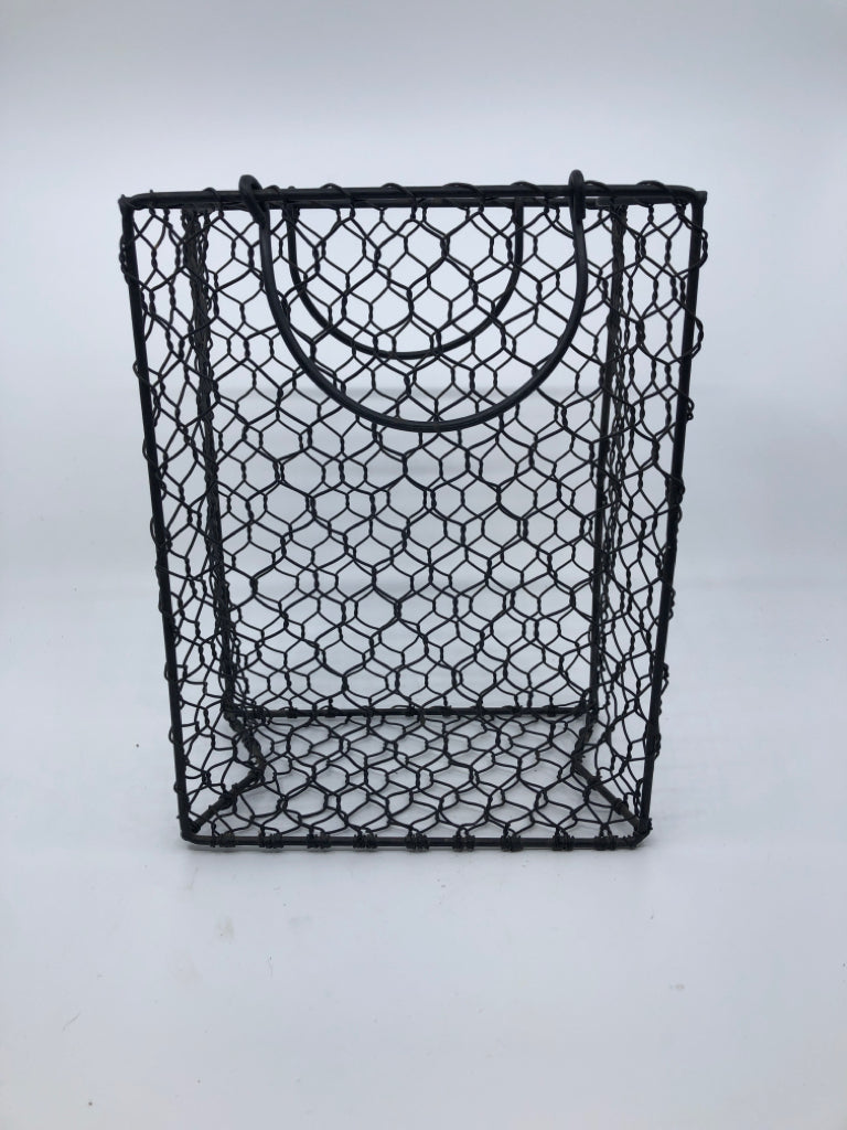 BLACK METAL WIRE BASKET.