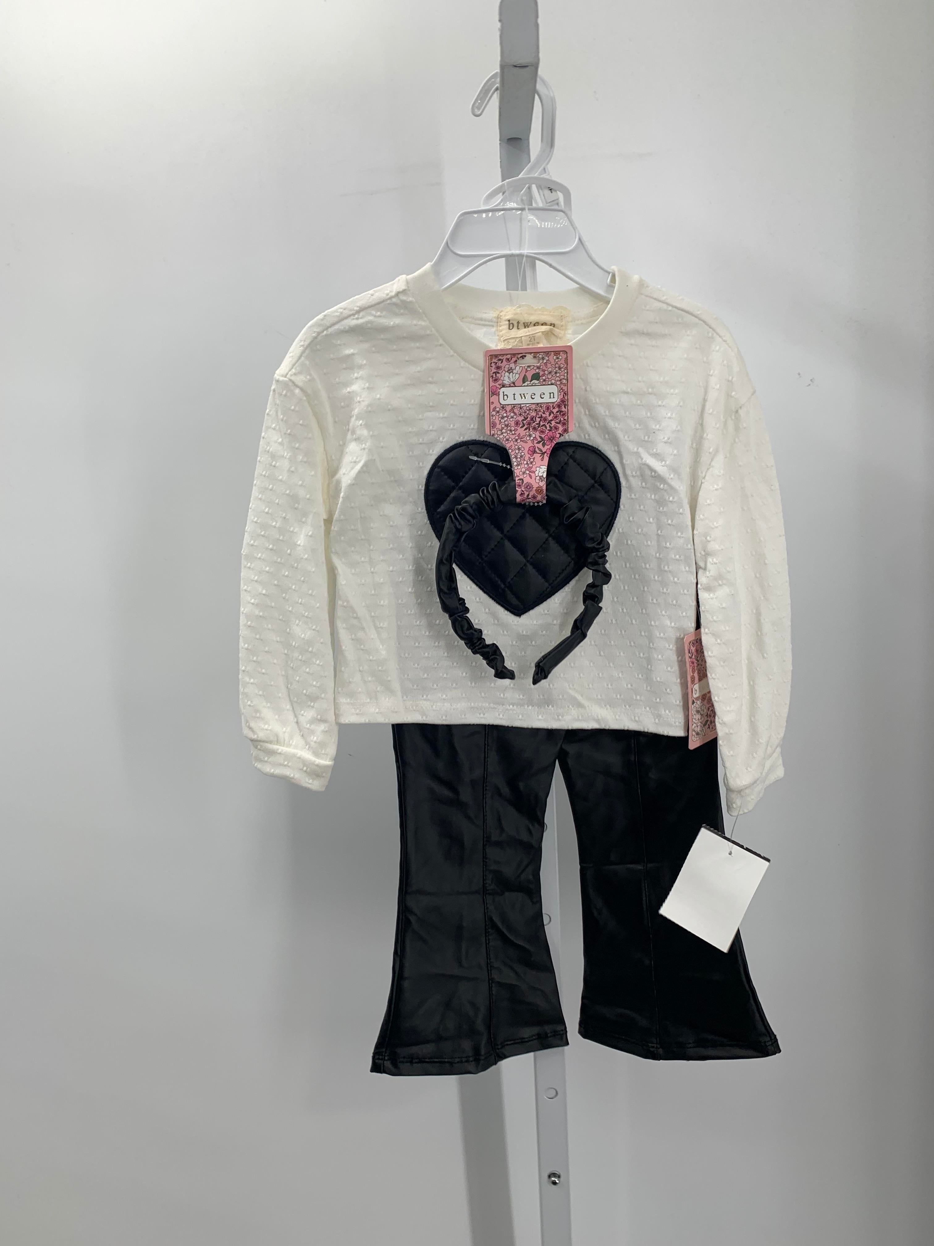 BTween Size 2T Girls 2 Pieces