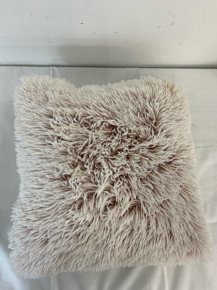 PINK FAUX FUR PILLOW.