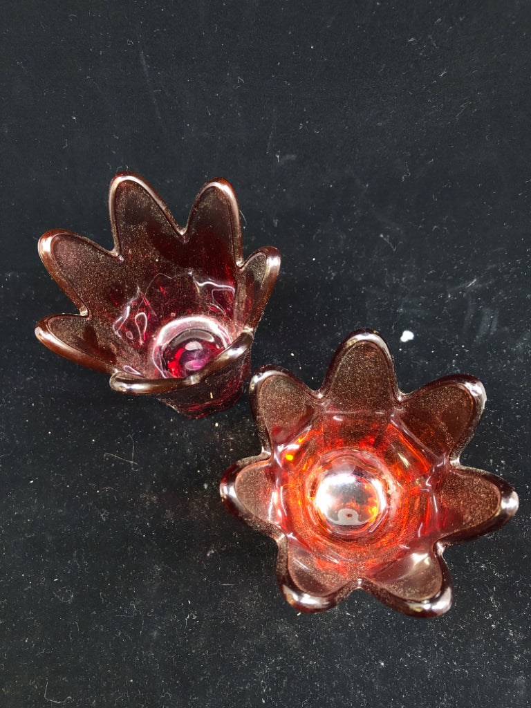 2 RED FLORAL TEALIGHT HOLDER.
