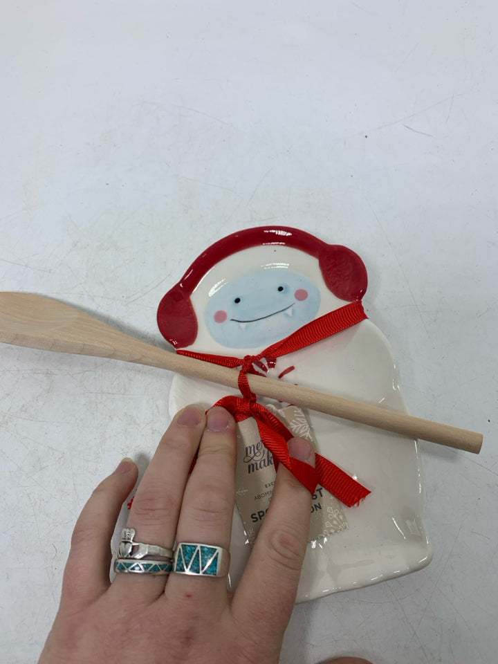 NWT SMALL YETI SPOON REST W/ RED EARMUFFS & SPOON.
