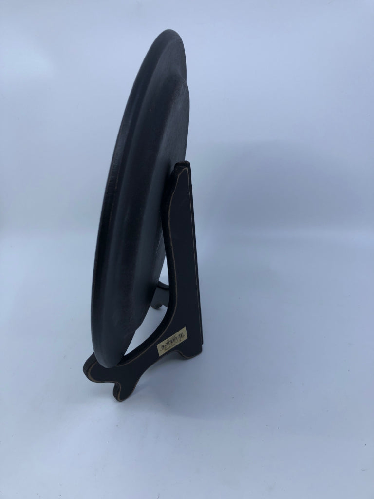 PRIMITIVE SPENDING TIME PLATE W BLACK STAND.