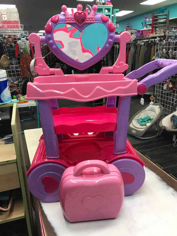 BEAUTYCART PLAYSET *Includes toy cosmetics*