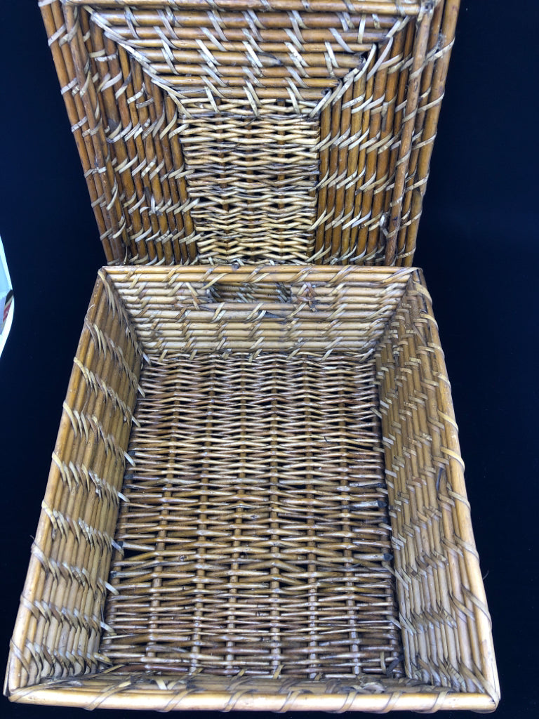 SQUARE BAMBOO STICK BASKET W/ REMOVABLE LID.