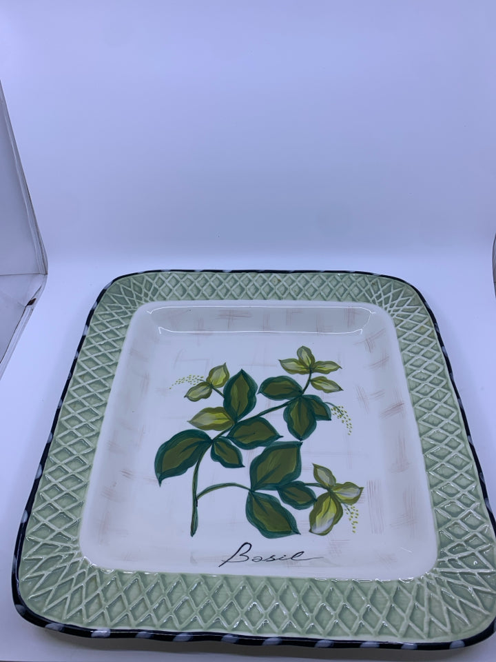 SQUARE TEXTURED BASIL SERVER.