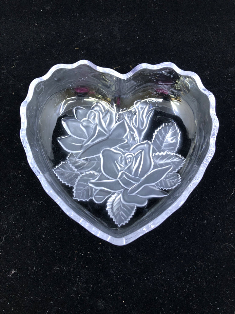 FROSTED FLORAL HEART SHAPED BOWL.