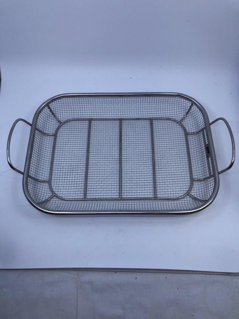 MESH ROASTING PAN- BOBBY FLAY.