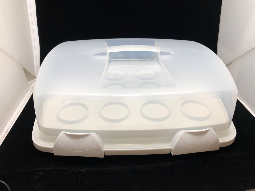 WILTON CAKE/CUPCAKE CARRIER.