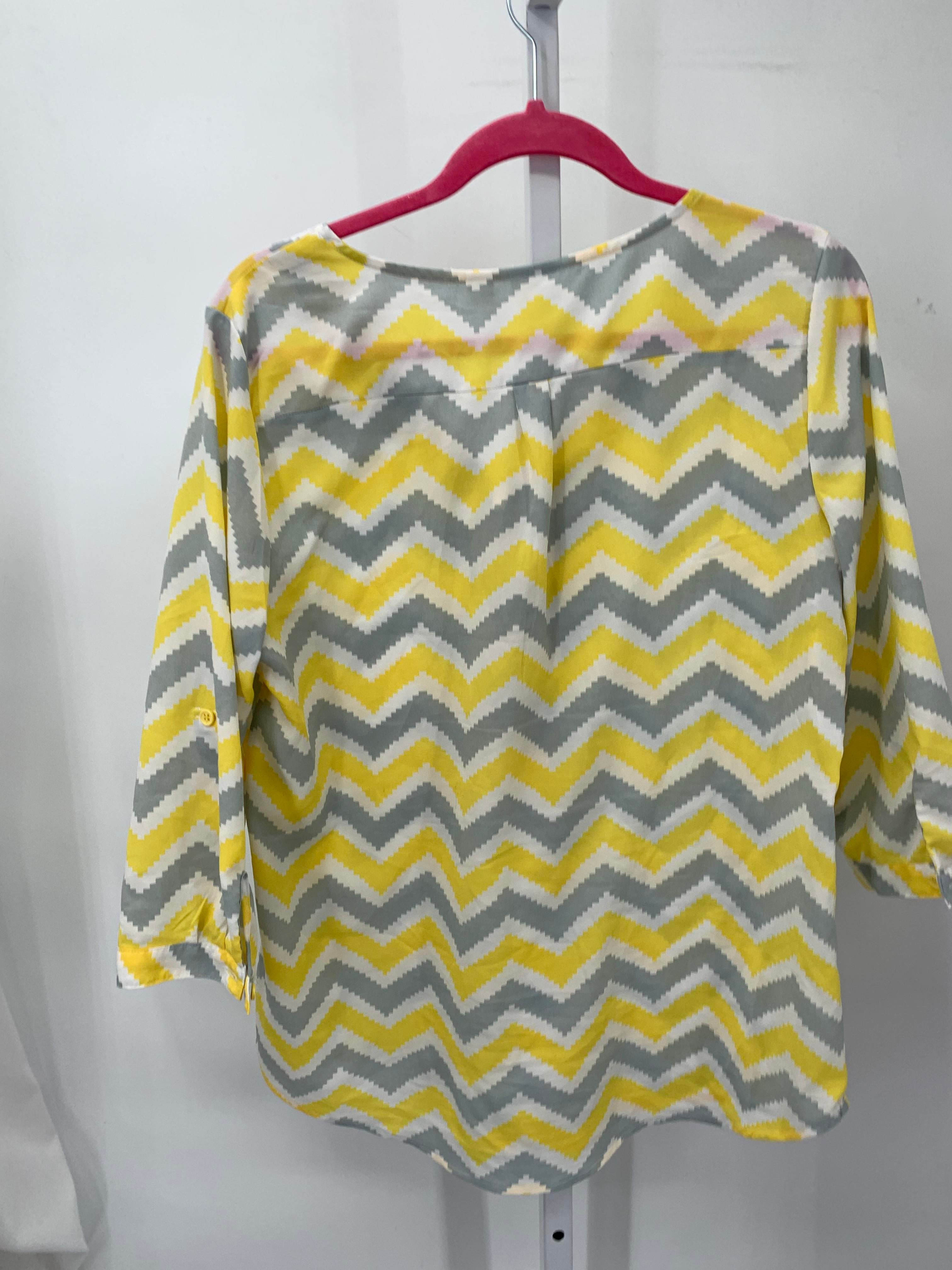 Size Medium Misses 3/4 Sleeve Shirt