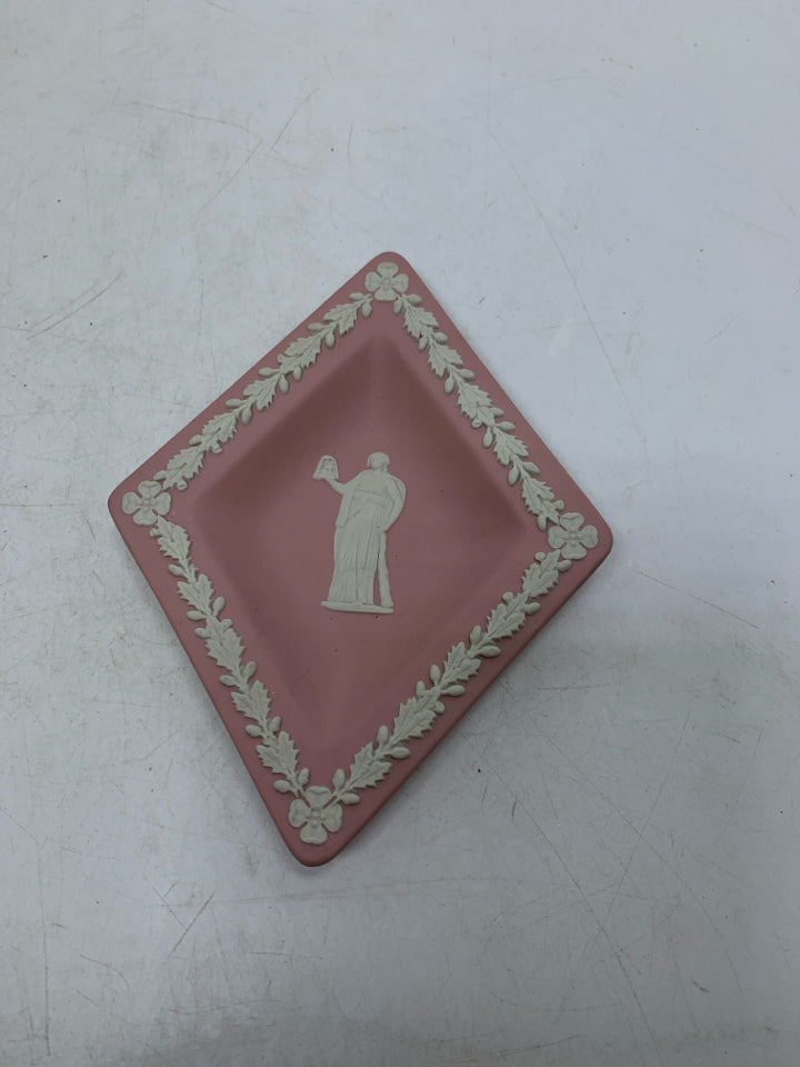 VTG JASPERWARE MAN HOLDING HEAD IN HAD DIAMOND SHAPE TRINKET DISH.