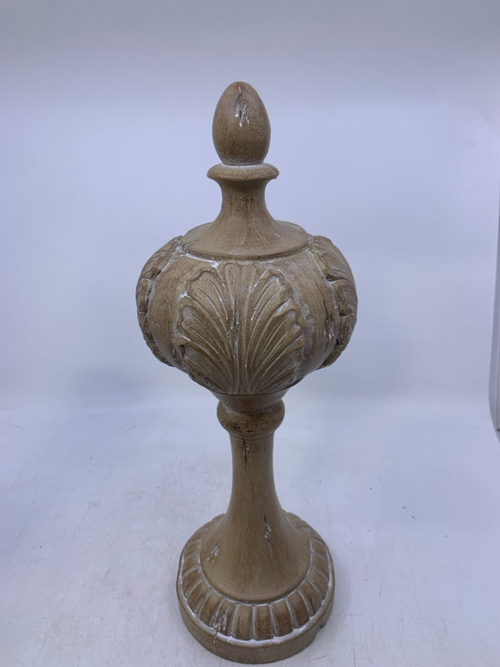 FAUX WOOD PILLAR W/ CARVINGS ROUNDED TOP DESK DECOR.