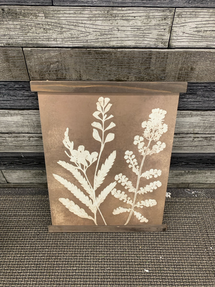 FLORAL PRINTED WOOD HANGING.