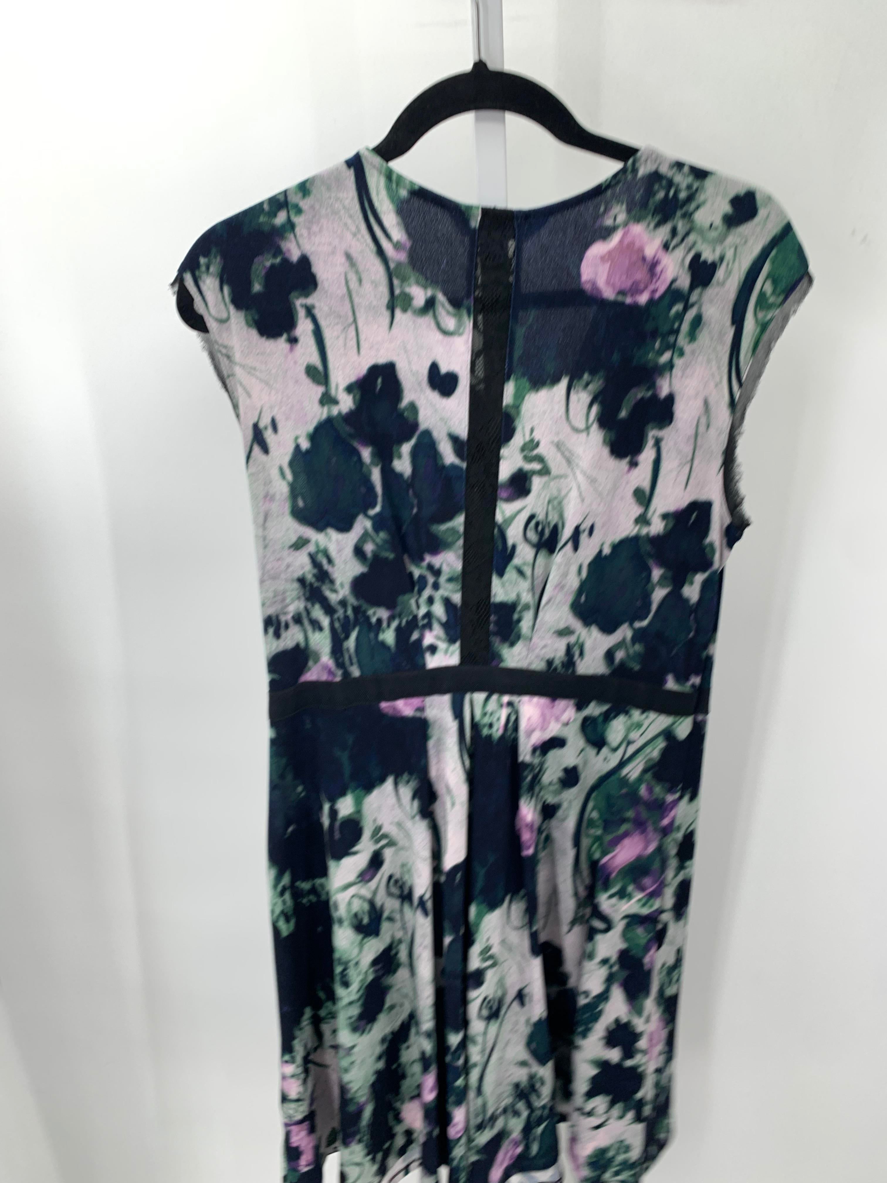 Vera Wang Size Medium Misses Sleeveless Dress